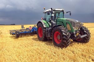 Landwirtschaftsbetrieb Gut Buchenhof - Kornernte im Herbst